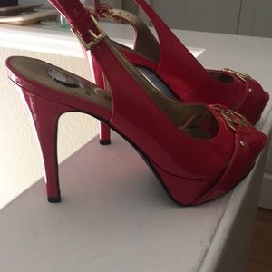 Red size 8. G by Guess platform heels-used